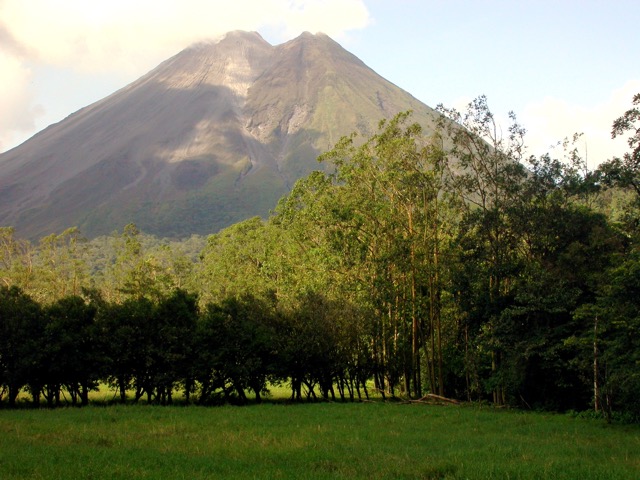 volcan Arenal depuis jardin lodge catarata